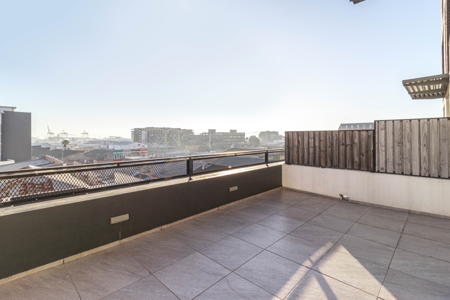 To Let 2 Bedroom Property for Rent in Woodstock Western Cape